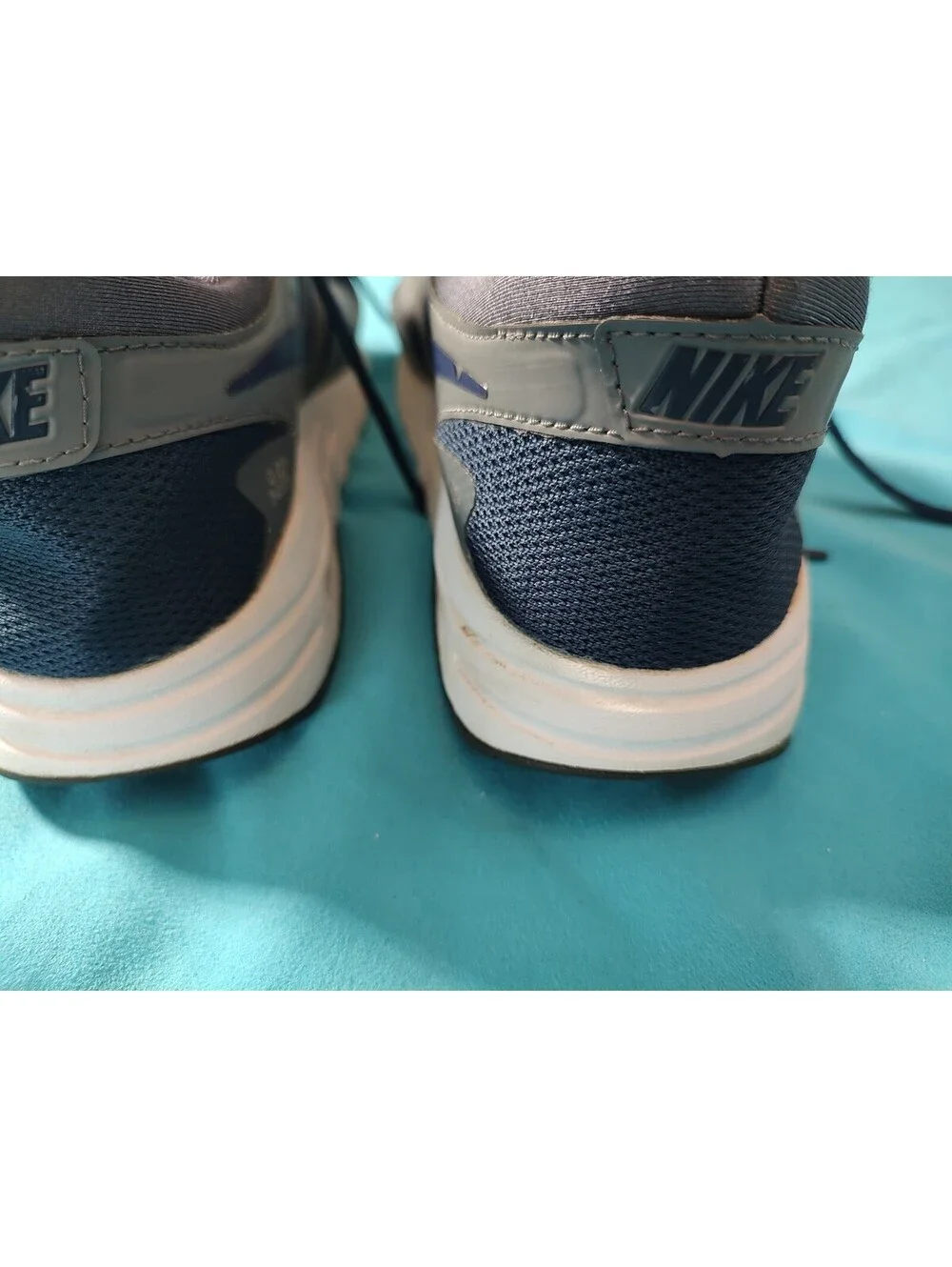 Nike Air Max Boys' Athletic Shoes Size 7Y Navy Blue and Gray